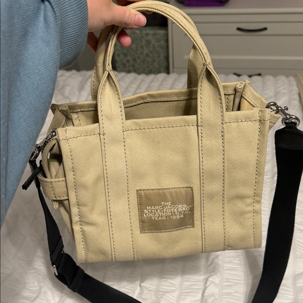 Marc Jacobs Tan Tote Bag with Black Strap - Picture 4 of 4